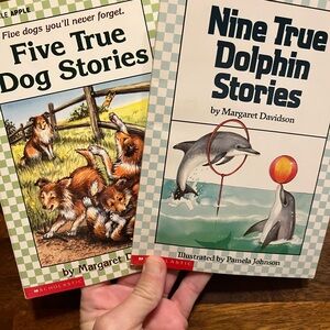 Scholastic True Stories Book Set - Dog and Dolphin